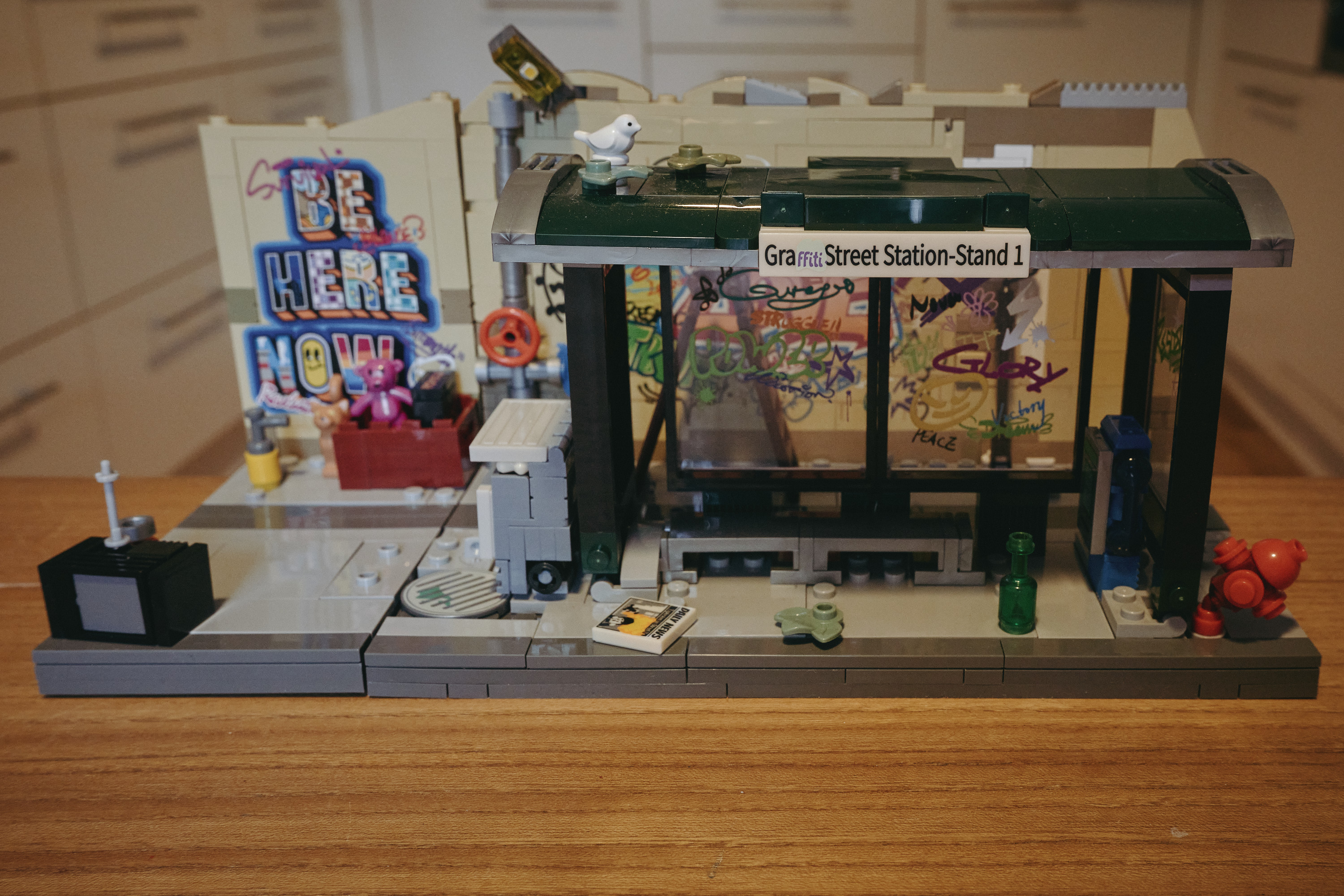 Lumibricks F9060 – Graffiti-Bushaltestelle